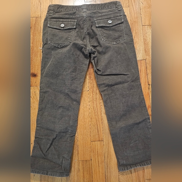 Banana Republic Vintage women's corduroy cropped pants. - Picture 2 of 6